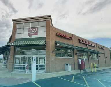 Walgreens and CVS Pharmacy Closing about 1200 stores – Amazing New plan